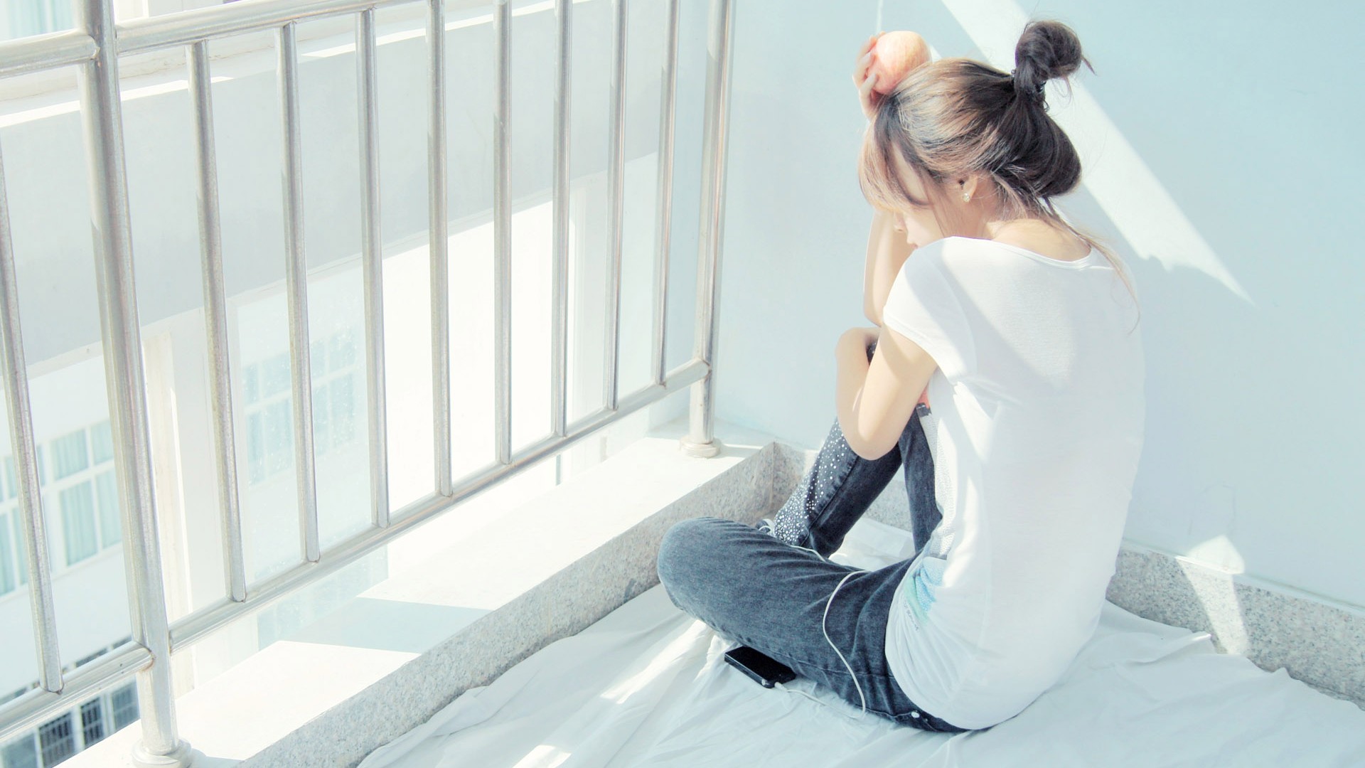 一个人不孤单，想一个人才孤单——精选非主流女生桌面壁纸，免费下载！