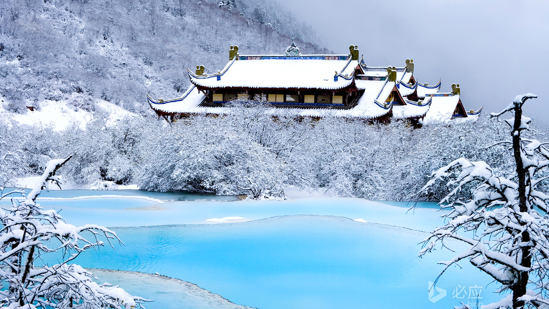 黄龙寺风景区冬季雪景壁纸，免费高清电脑桌面背景下载