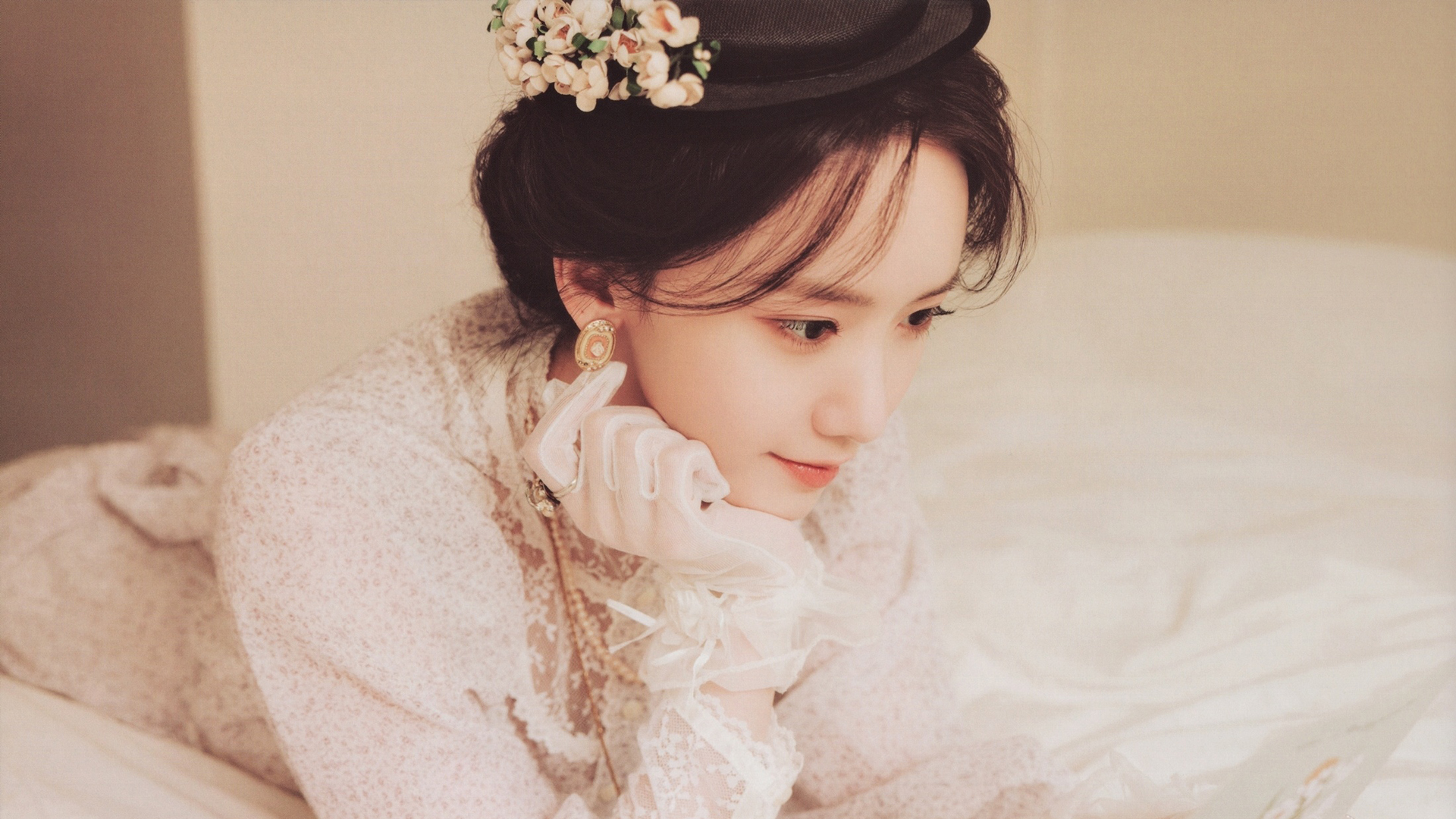 林允儿居家写真，精选美女壁纸，免费下载，装点你的电脑桌面
