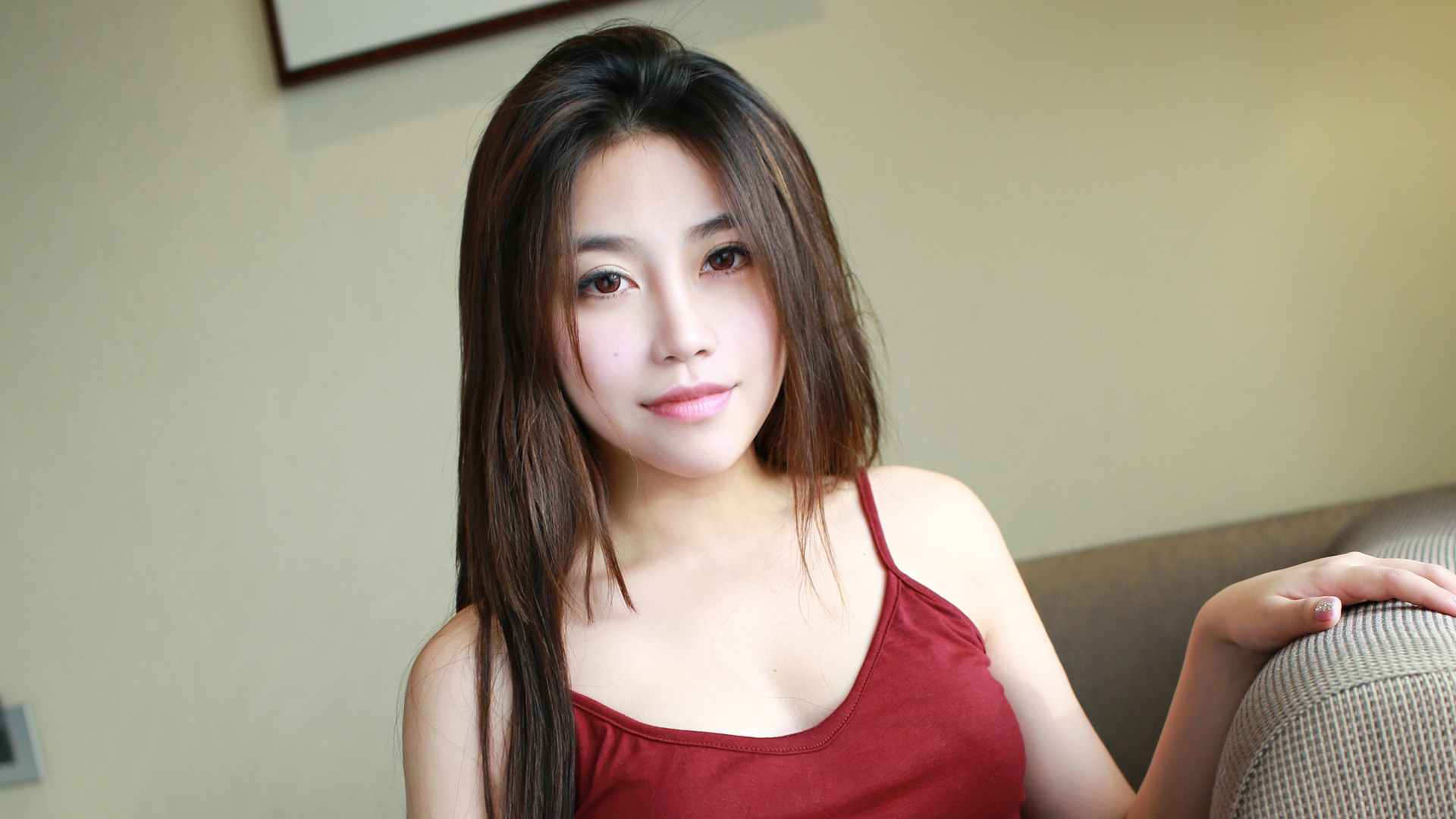 电脑壁纸美女大赏，居家美女许诺Sabrina高清壁纸免费下载