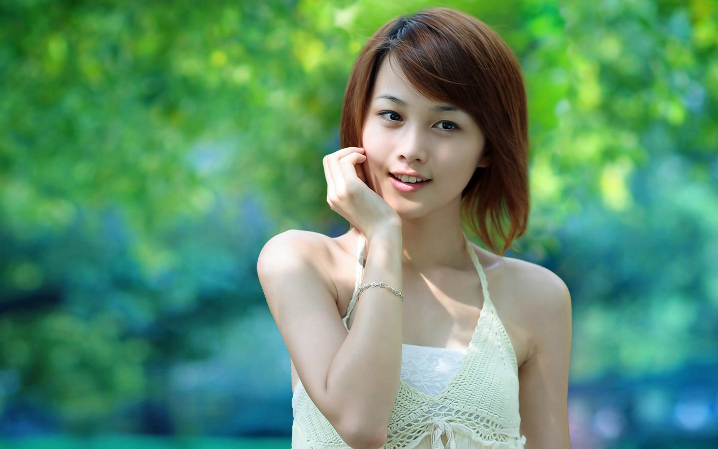 清新唯美，精选美女桌面壁纸，免费下载电脑背景美图