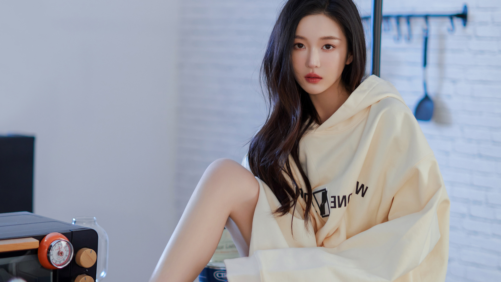 清纯长发美女曹婉瑾，精选电脑壁纸免费下载