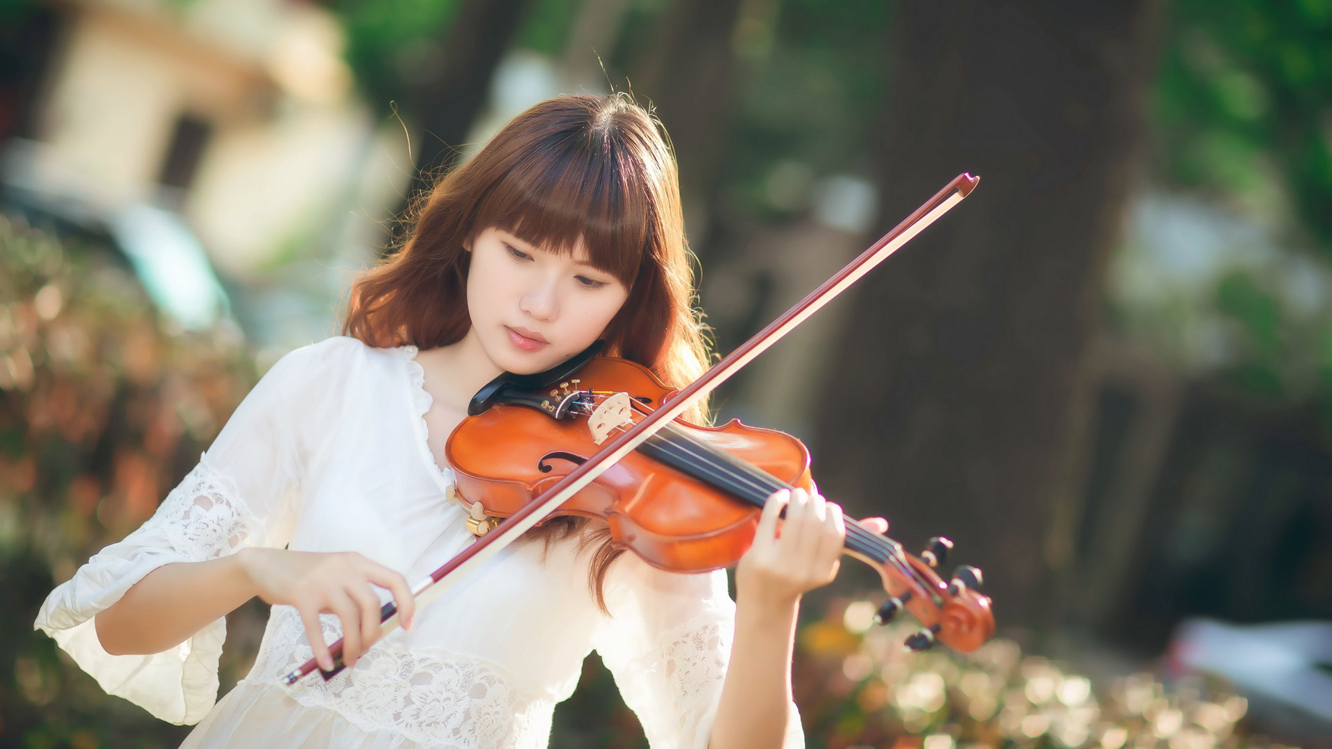 小提琴音韵悠扬，清纯可爱美女壁纸，免费下载装点你的桌面