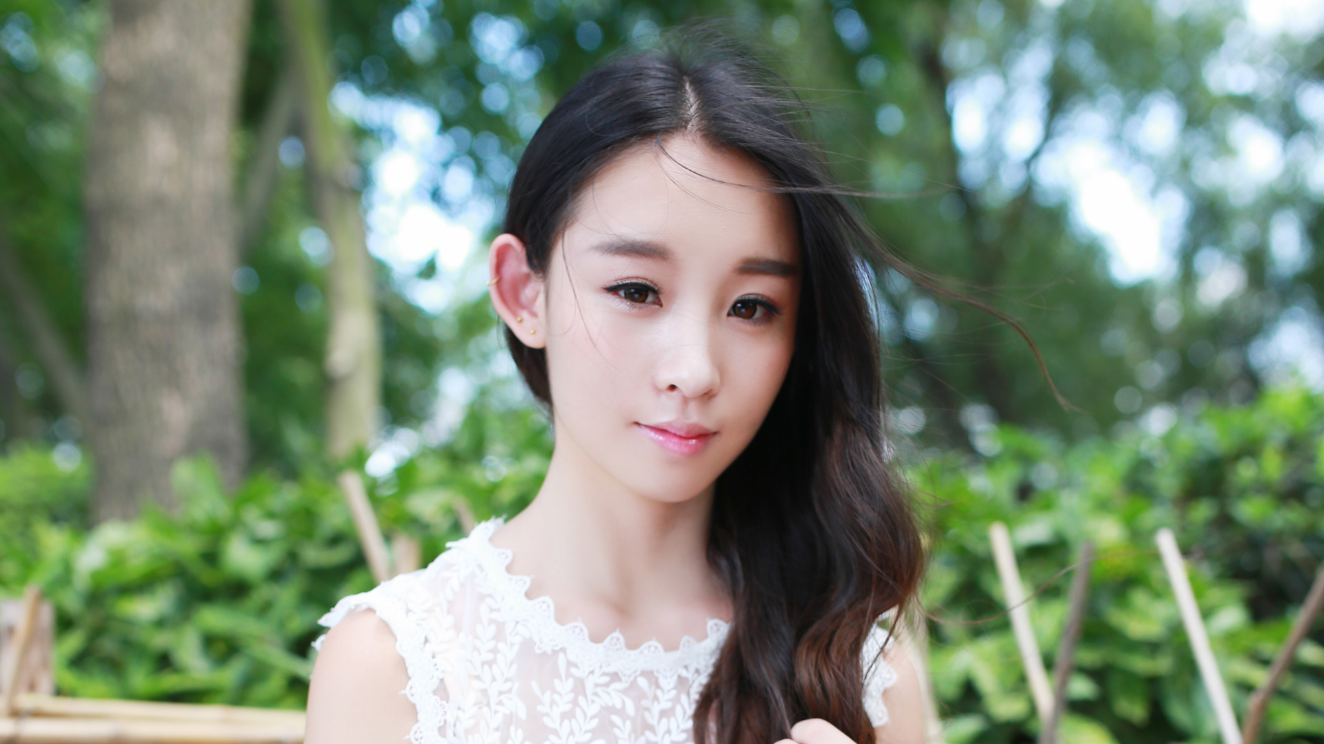 梓萱Crystal自然清新美女壁纸，免费电脑桌面背景下载