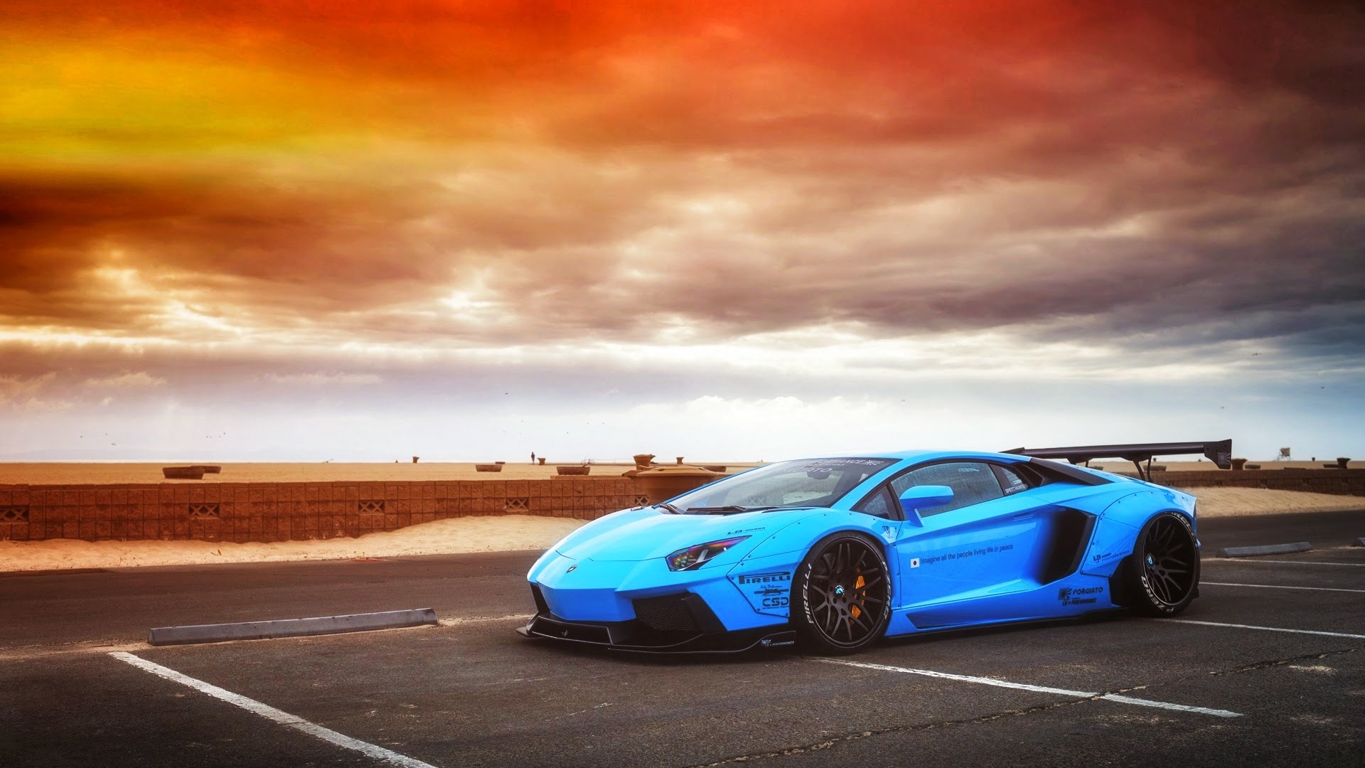 兰博基尼Aventador LP720-4蓝色跑车高清壁纸，免费下载桌面背景