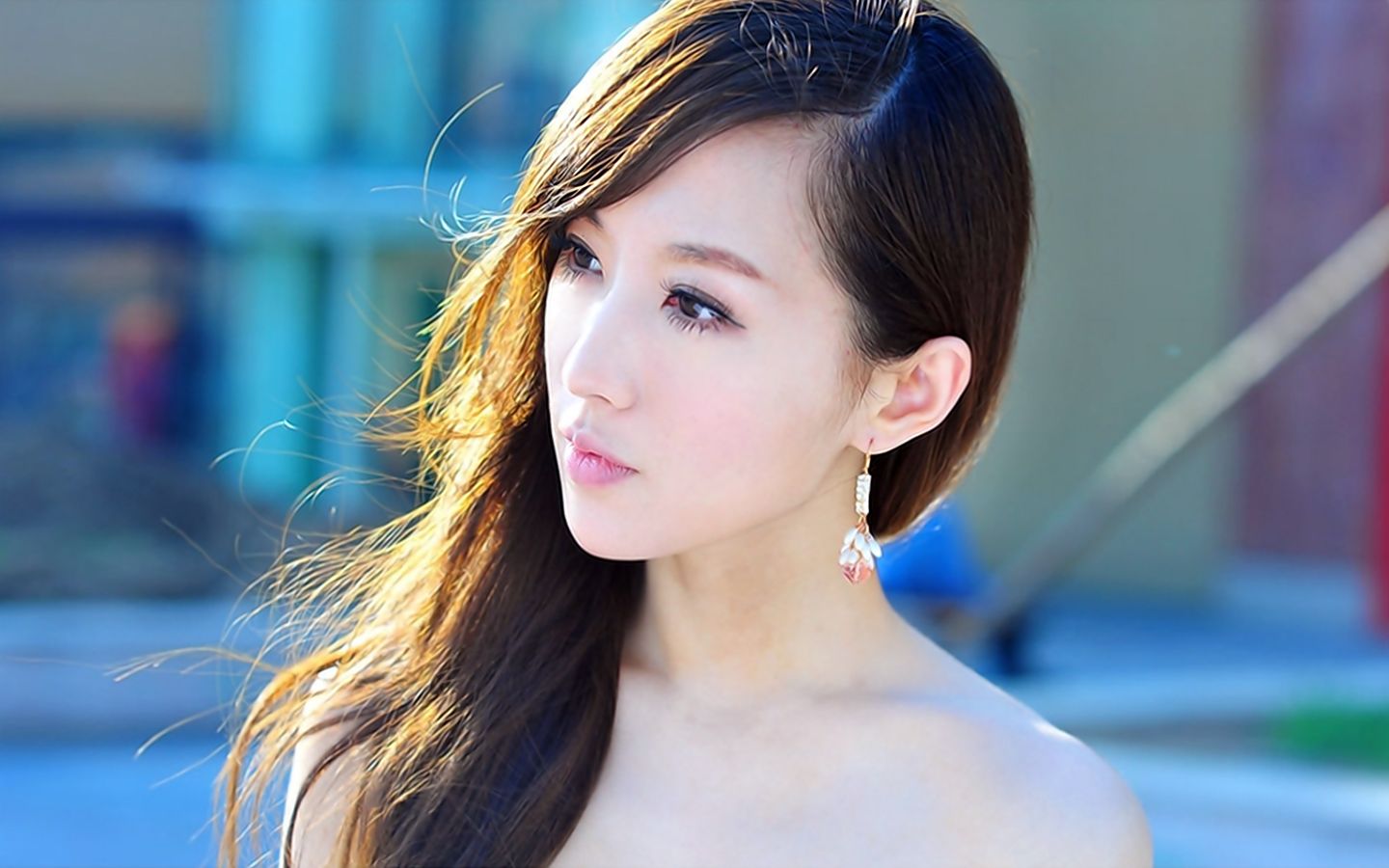 漂亮长发美女桌面壁纸，精选美女电脑壁纸免费下载