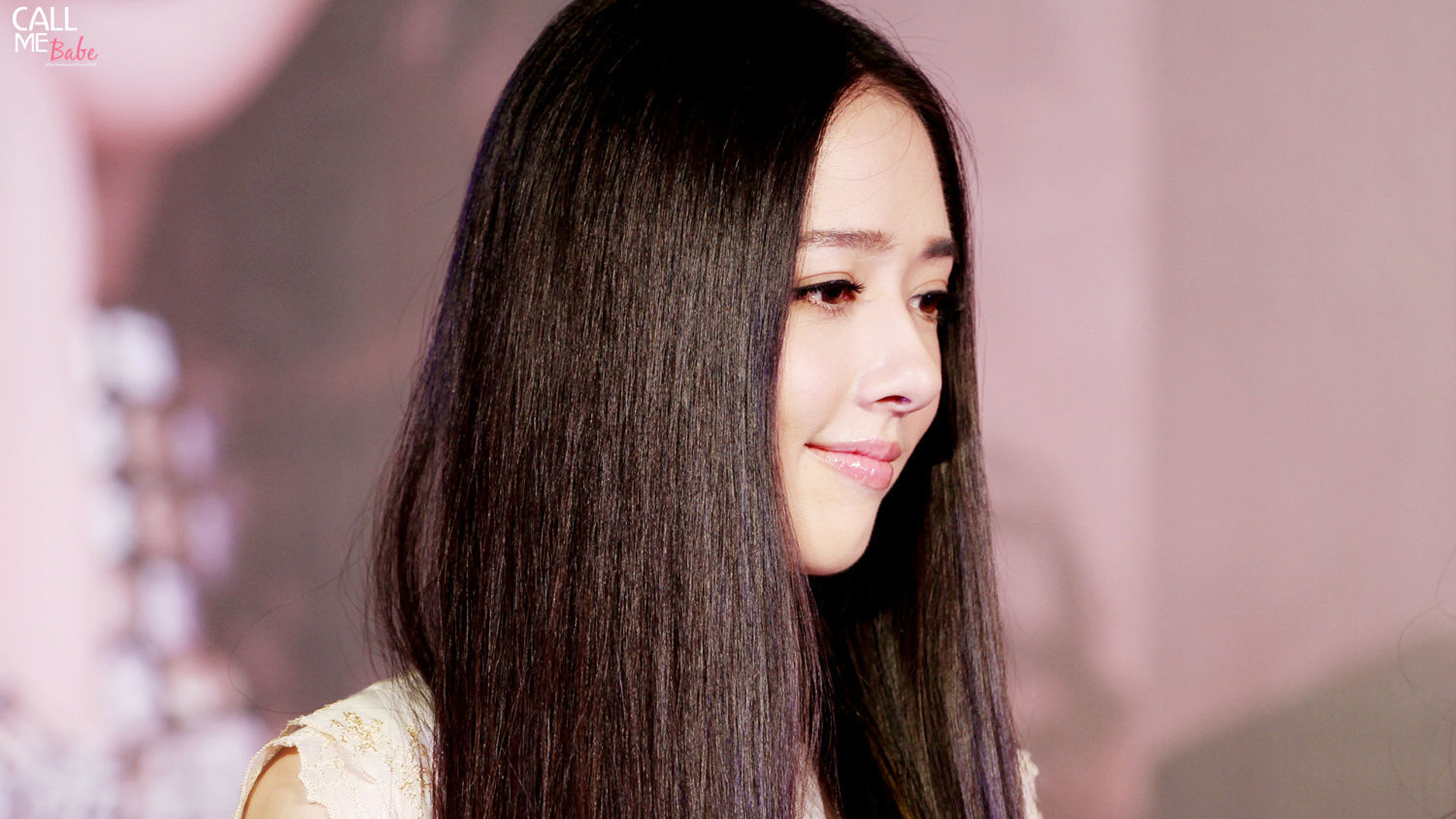 漂亮长发女神郭碧婷桌面壁纸