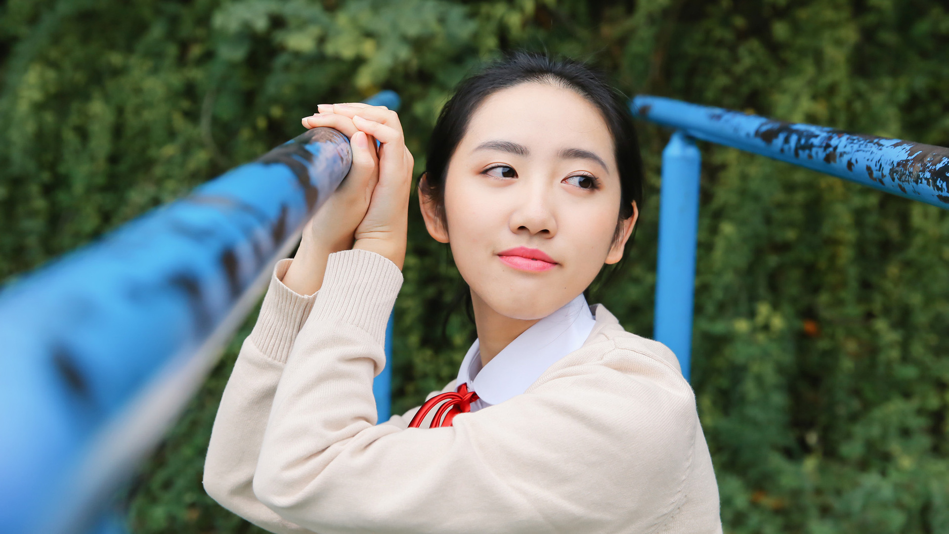 清纯女孩，干净的眼神，桥风景，桌面壁纸
