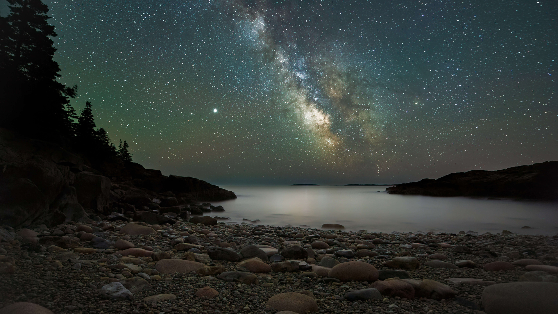 晚上海滩星空美景，免费电脑壁纸下载，绝美风景一网打尽！