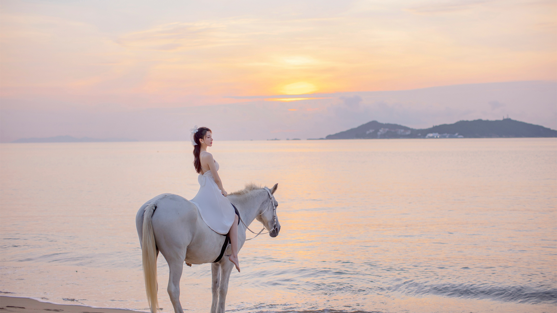 刘奕宁 海边 骑马唯美美女壁纸