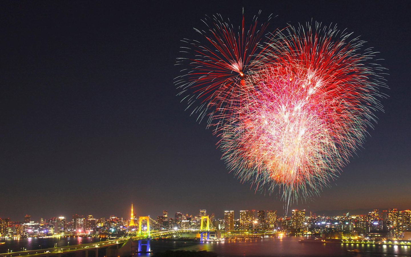 城市夜宴，璀璨烟花桌面背景，免费下载高清电脑壁纸