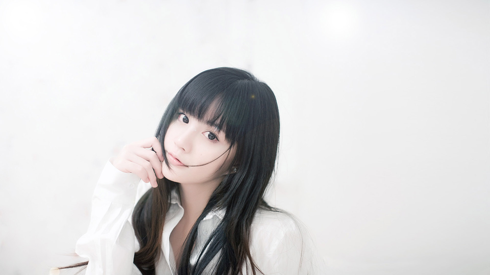 清澈美女桌面壁纸