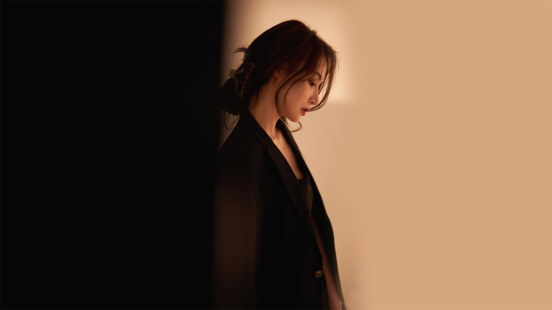 隆妮精选高清美女壁纸，免费下载，装点你的电脑桌面
