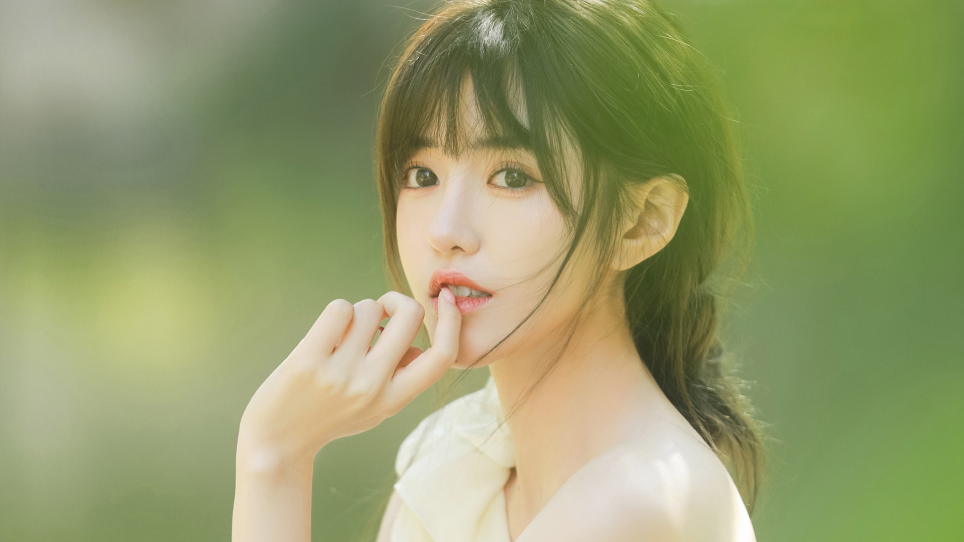 小清新森系美女壁纸，唯美清新风格，免费电脑壁纸下载