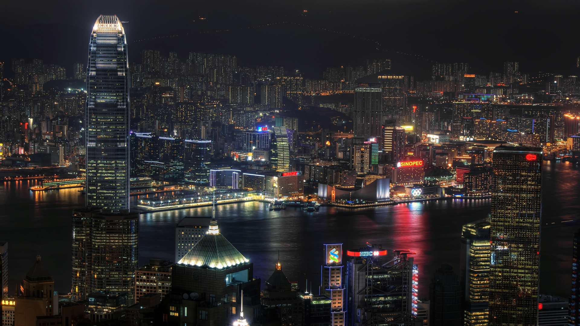香港夜景璀璨，金融中心桌面壁纸，高清美景免费下载