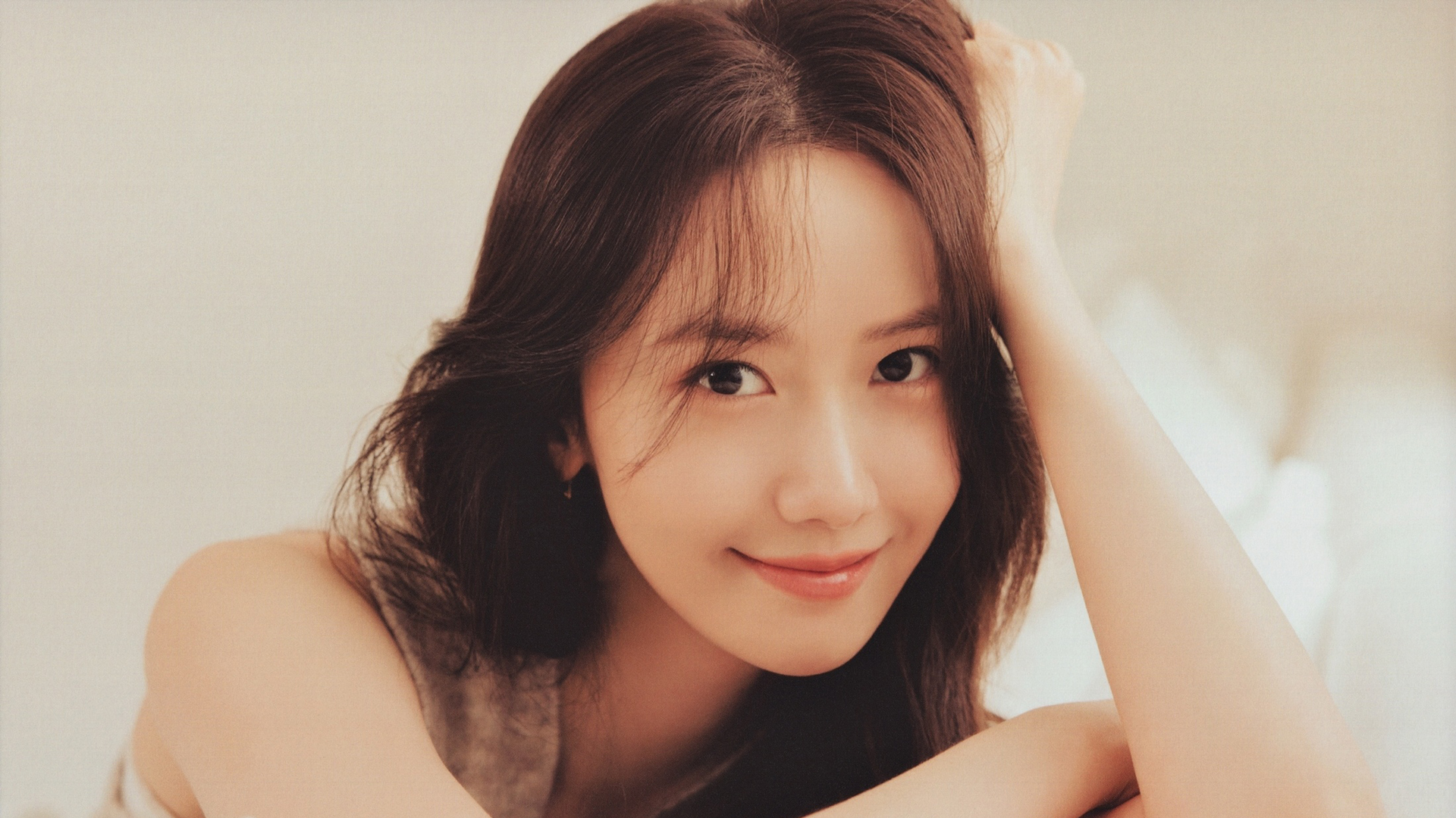 甜美女神林允儿精选壁纸，免费电脑桌面背景下载