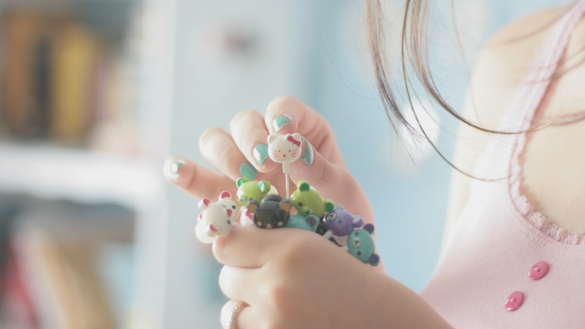 耳机，Hello Kitty & 轻松熊主题，可爱清新女孩手绘唯美壁纸，免费下载！