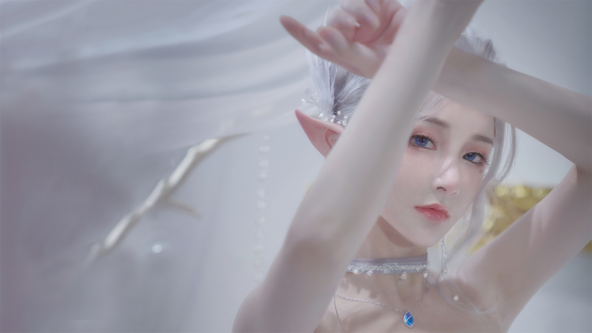 女孩精灵尖耳蓝眼，唯美动漫美女壁纸，免费电脑壁纸下载