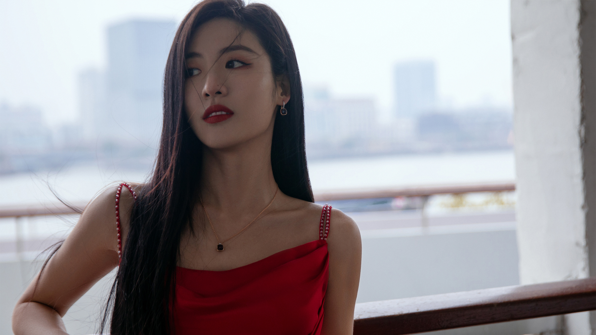 孙芮精选美女壁纸，高清免费下载，电脑桌面美化必备！