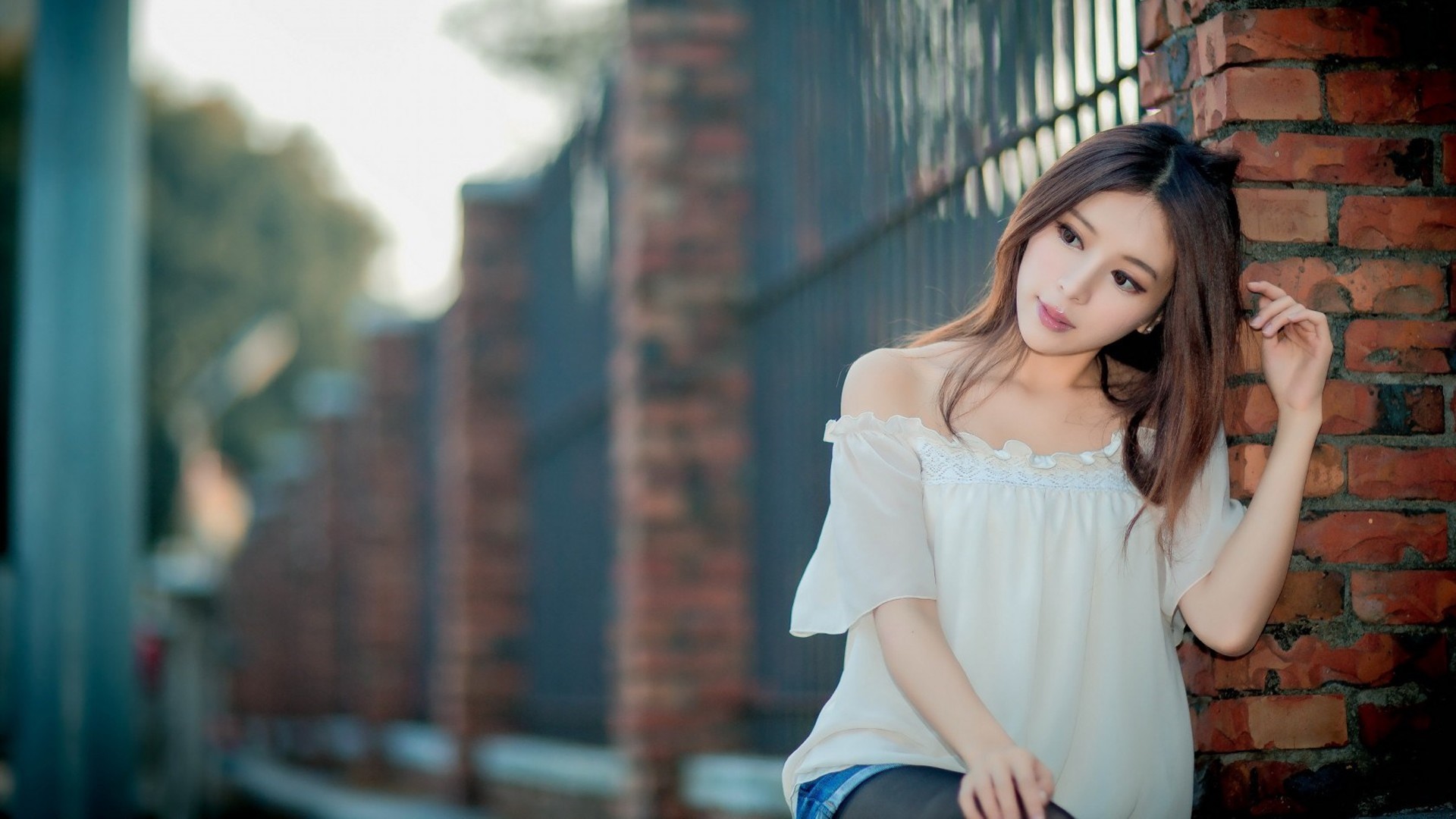 等待爱情的美女壁纸，高清免费电脑壁纸下载