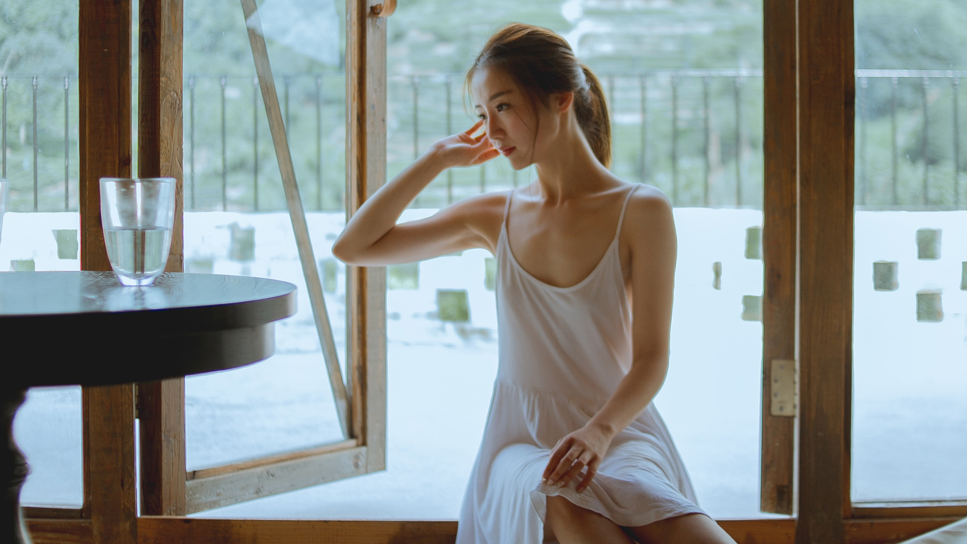 小清新妮妮美女桌面壁纸，免费高清下载，装点你的电脑桌面