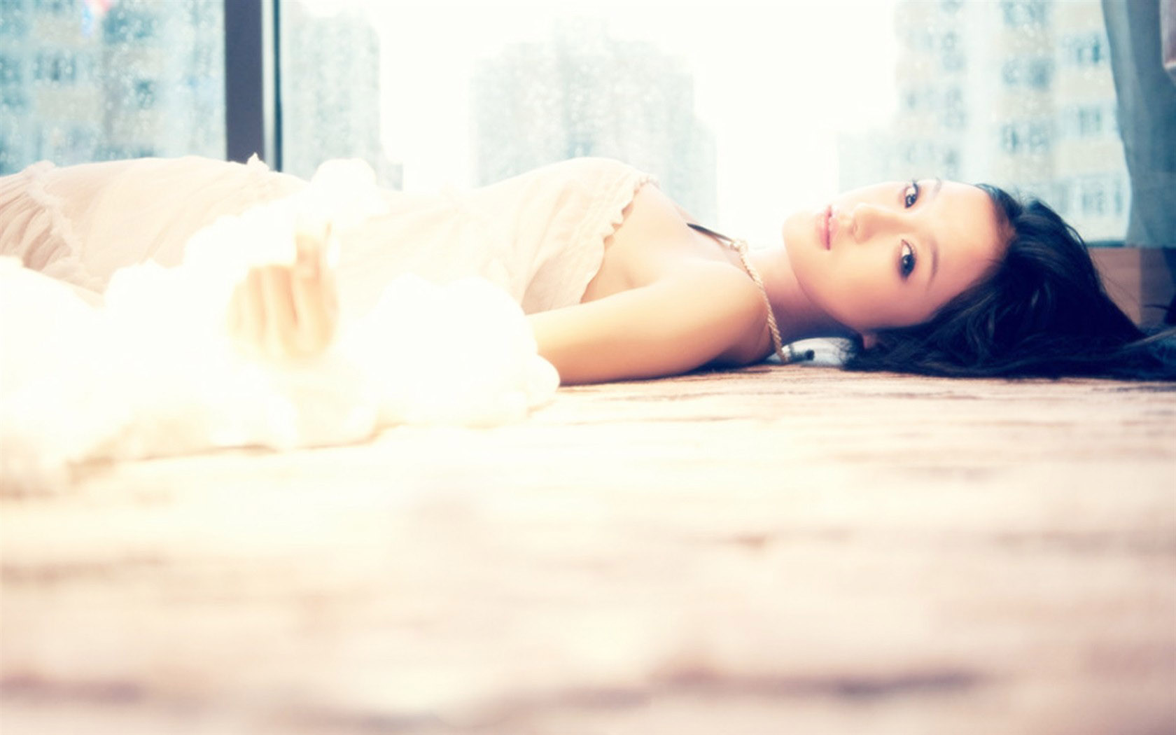 美女电脑壁纸精选，免费高清下载，每日更新