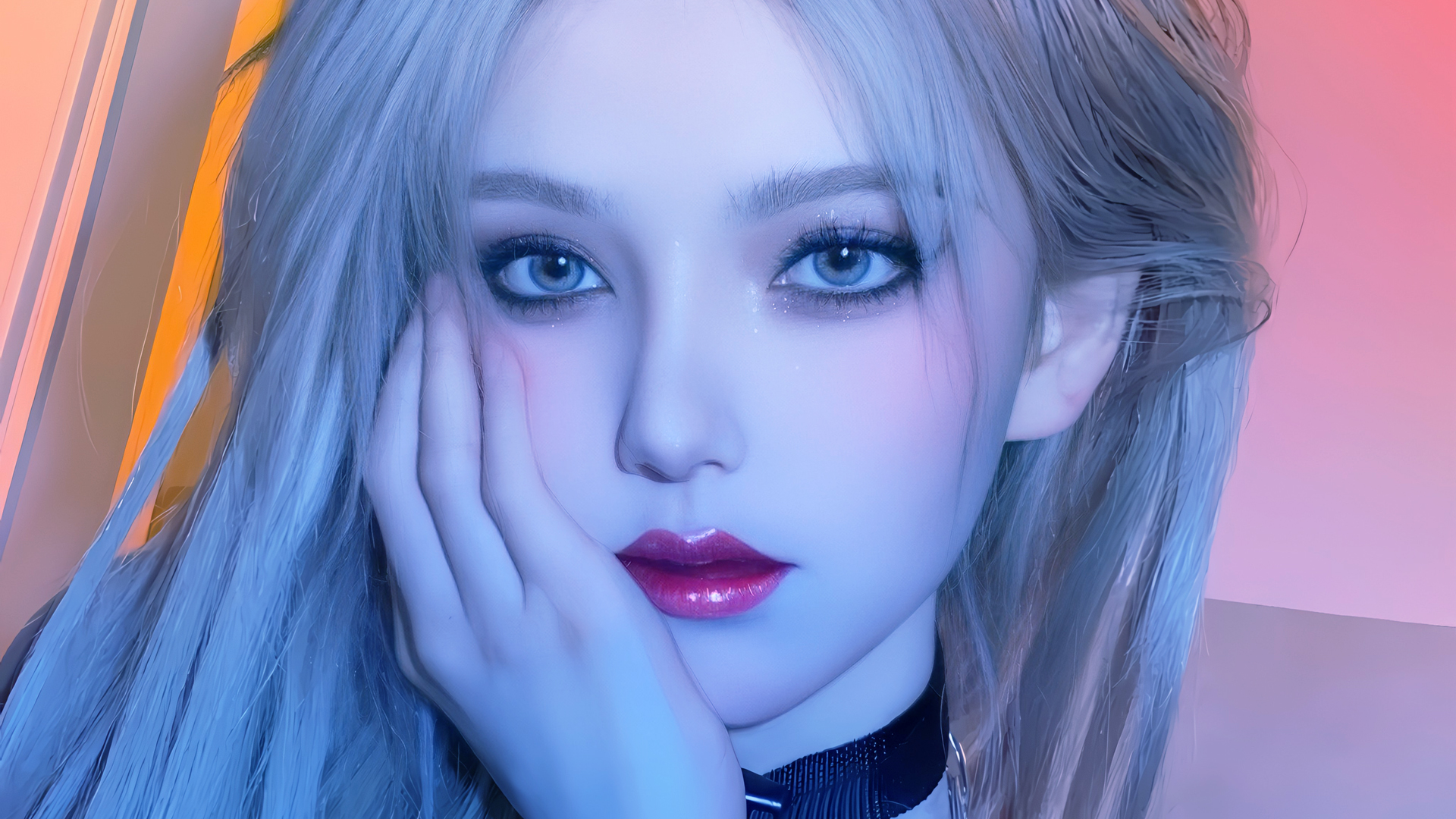 阿狸Cosplay美女高清壁纸，迷人眼眸、纤手长发，免费下载动漫电脑壁纸
