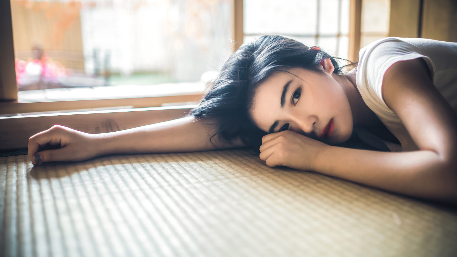 清纯女孩凉席美照，免费电脑壁纸下载