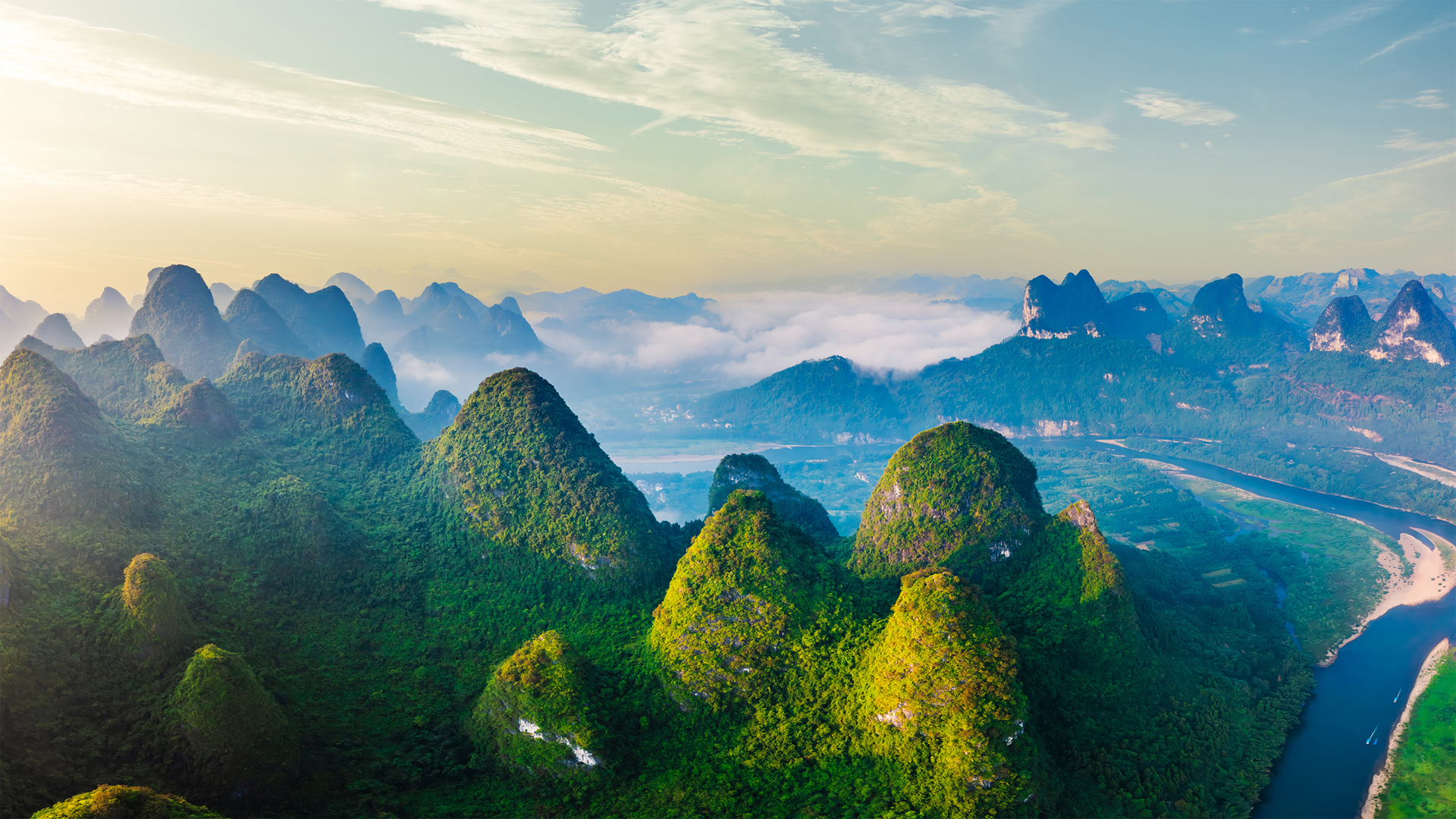 桂林喀斯特山脉美景桌面壁纸，免费电脑壁纸下载