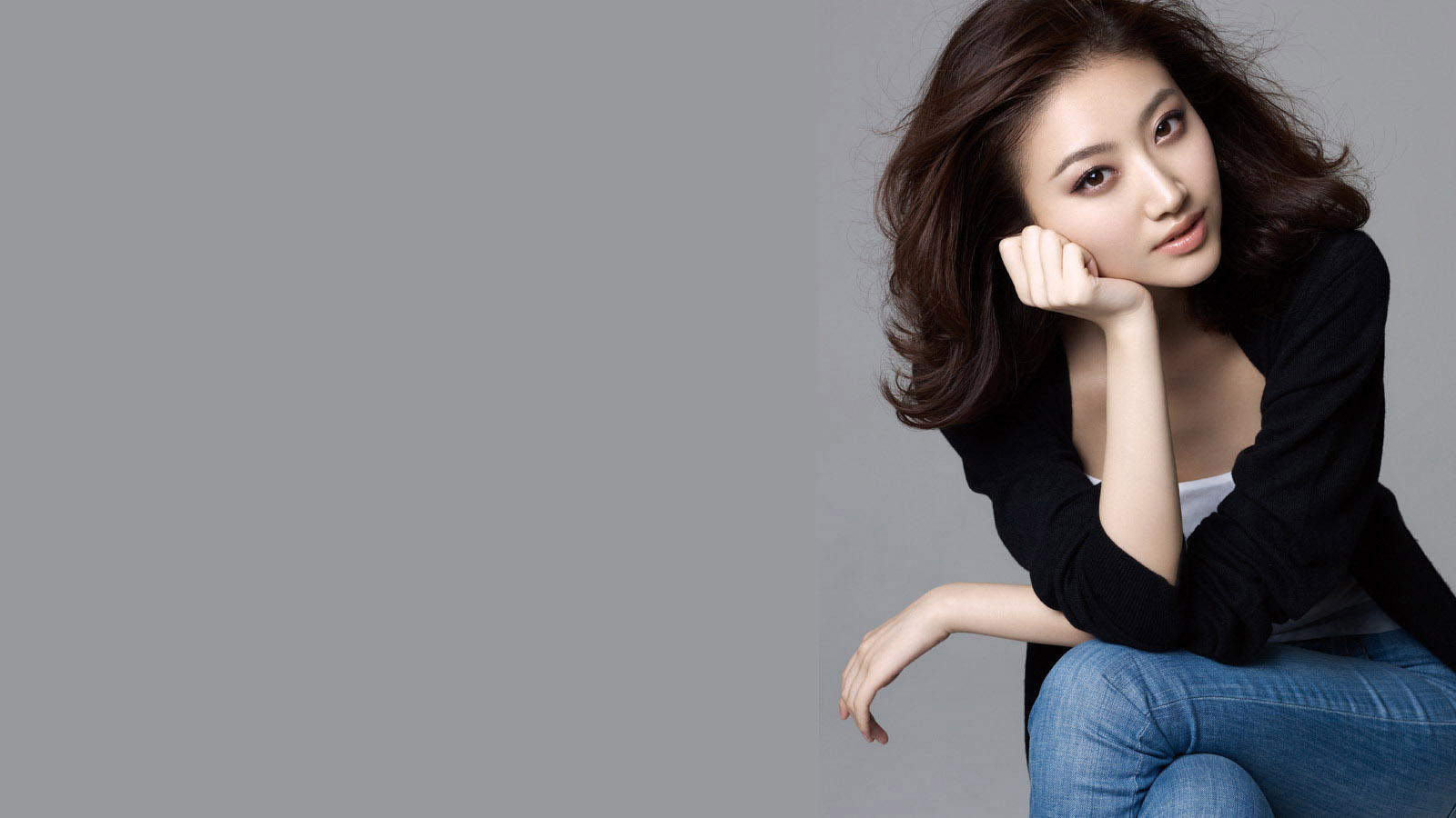 电脑壁纸下载，美女桌面图片，高清免费大放送！