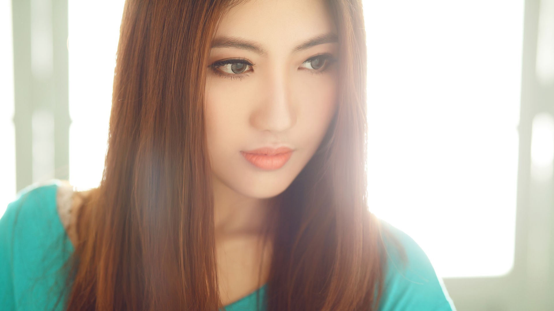 明媚忧伤，精选美女桌面壁纸，免费下载，美化你的电脑桌面