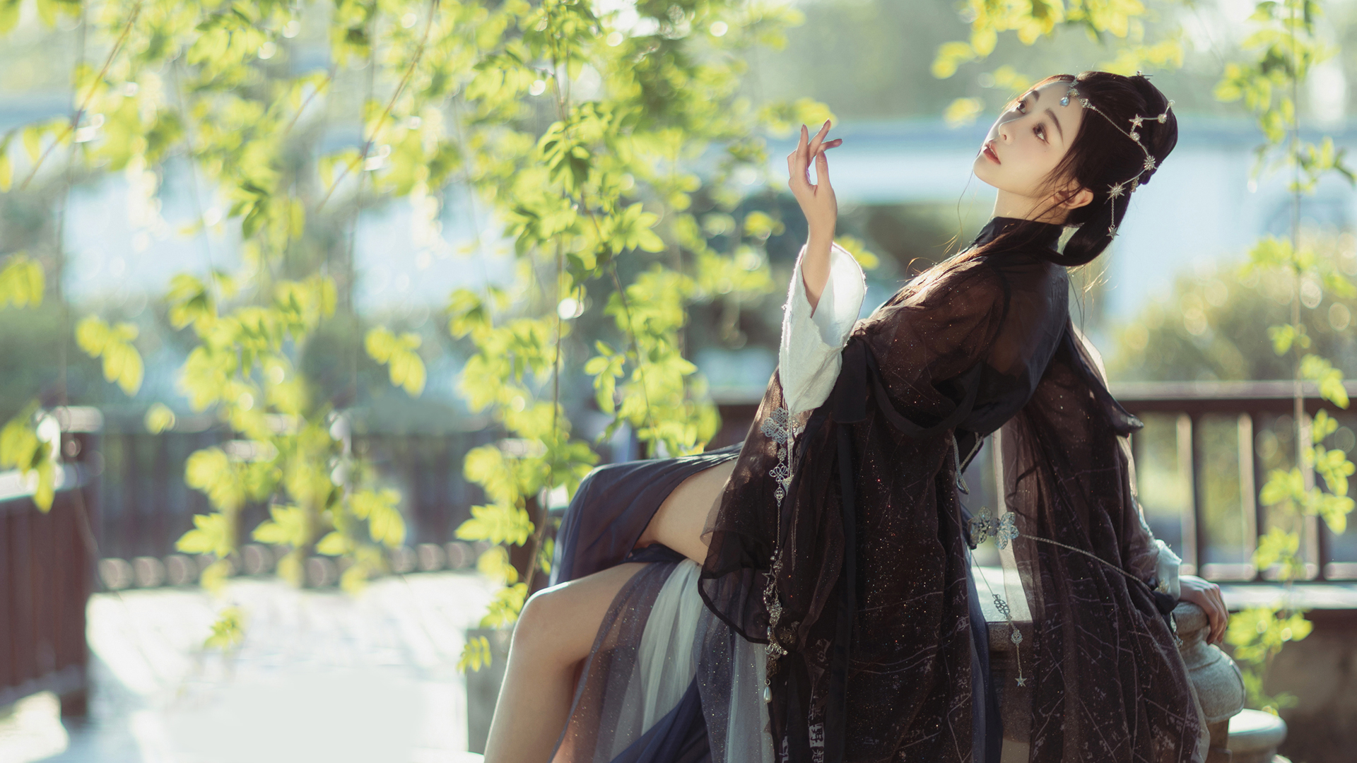 古装美女黑裙美腿，精选古风壁纸免费下载