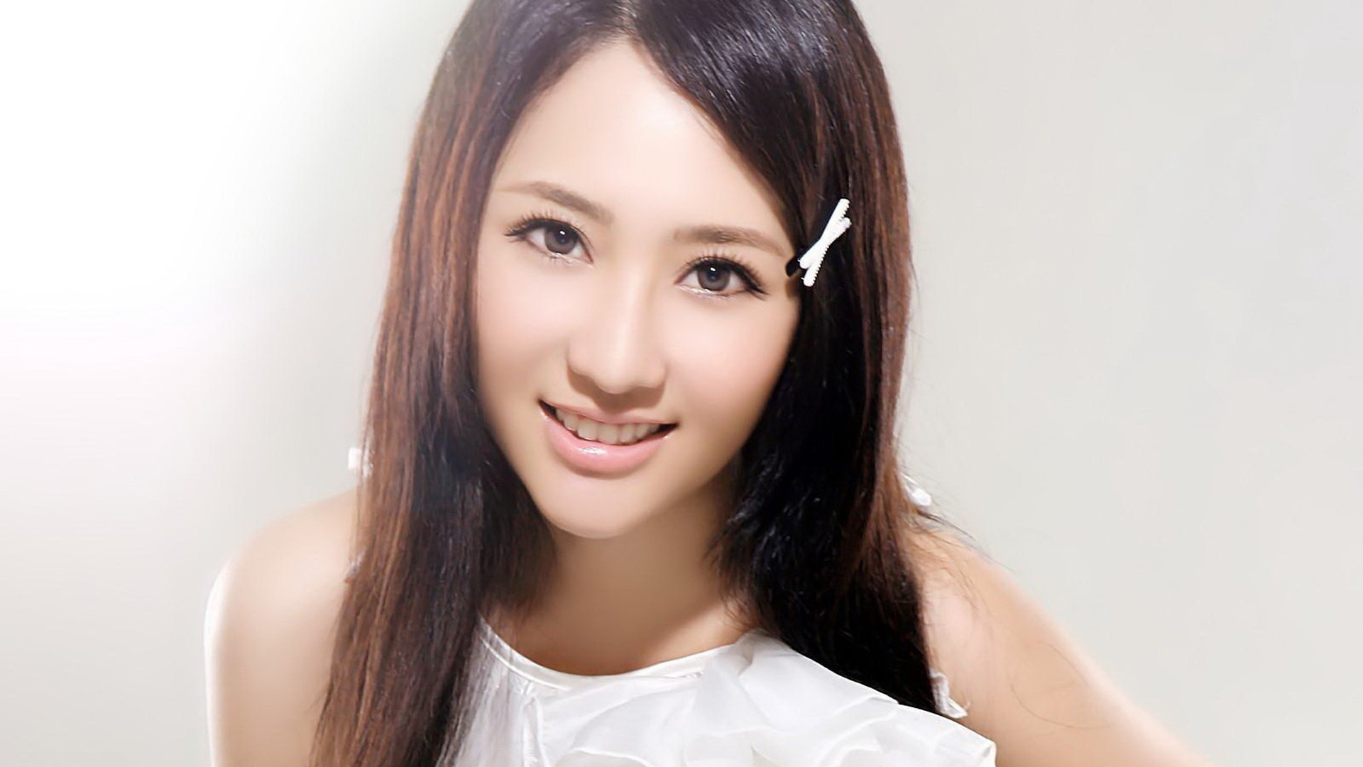 清纯美女电脑壁纸，免费下载绝美桌面背景