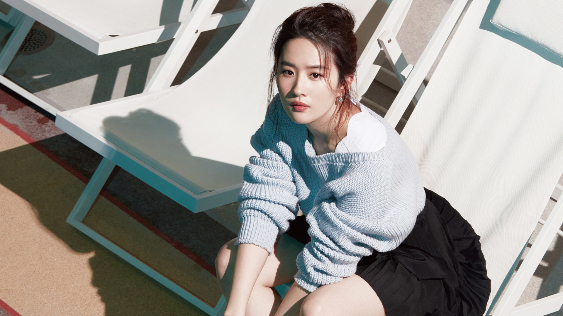 刘亦菲，黑色毛衣配裙子绝美瞬间，精选美女壁纸免费下载