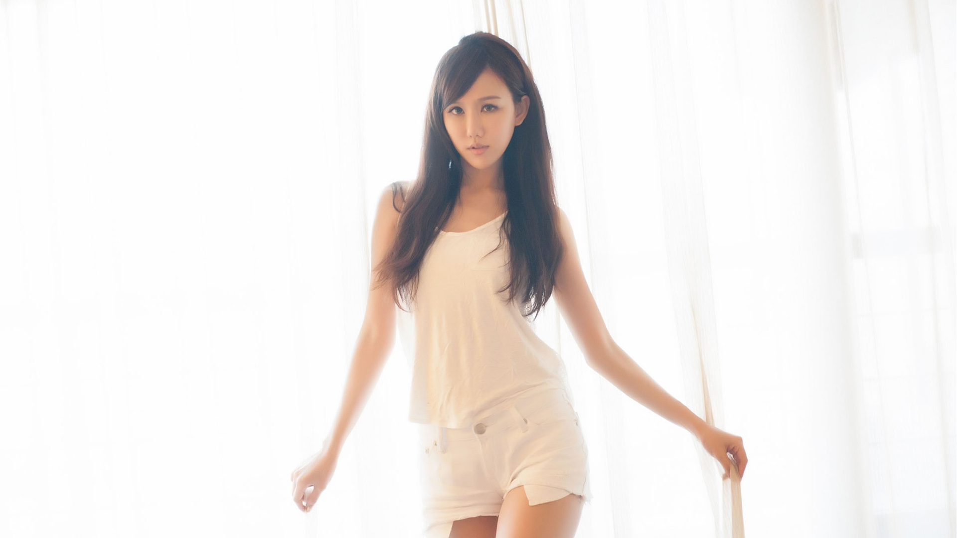 女神Sara林瑞瑜绝美室拍桌面壁纸，高清美女电脑壁纸免费下载
