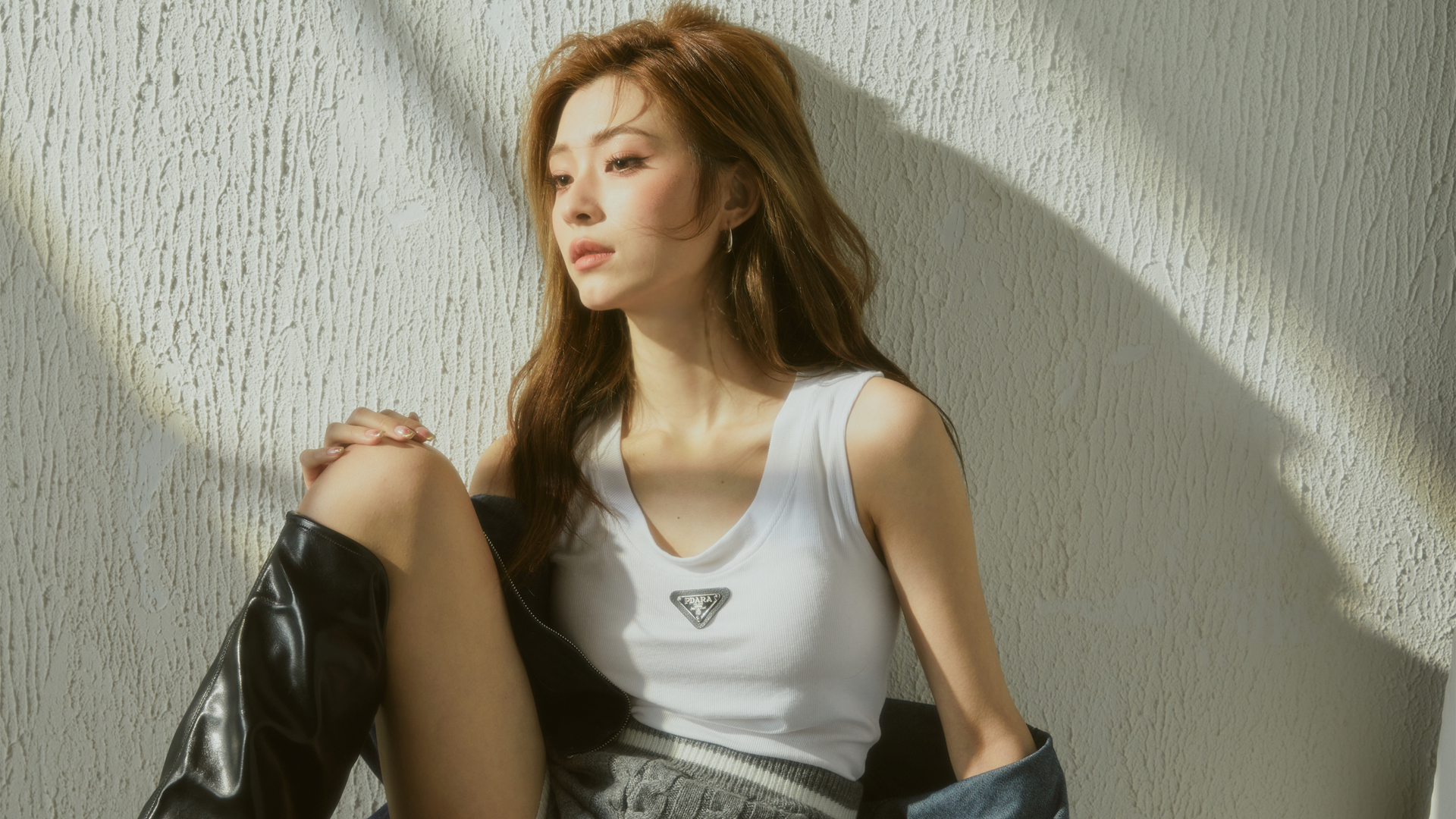 钟晨瑶精选美女壁纸，免费高清下载，电脑桌面美化必备！