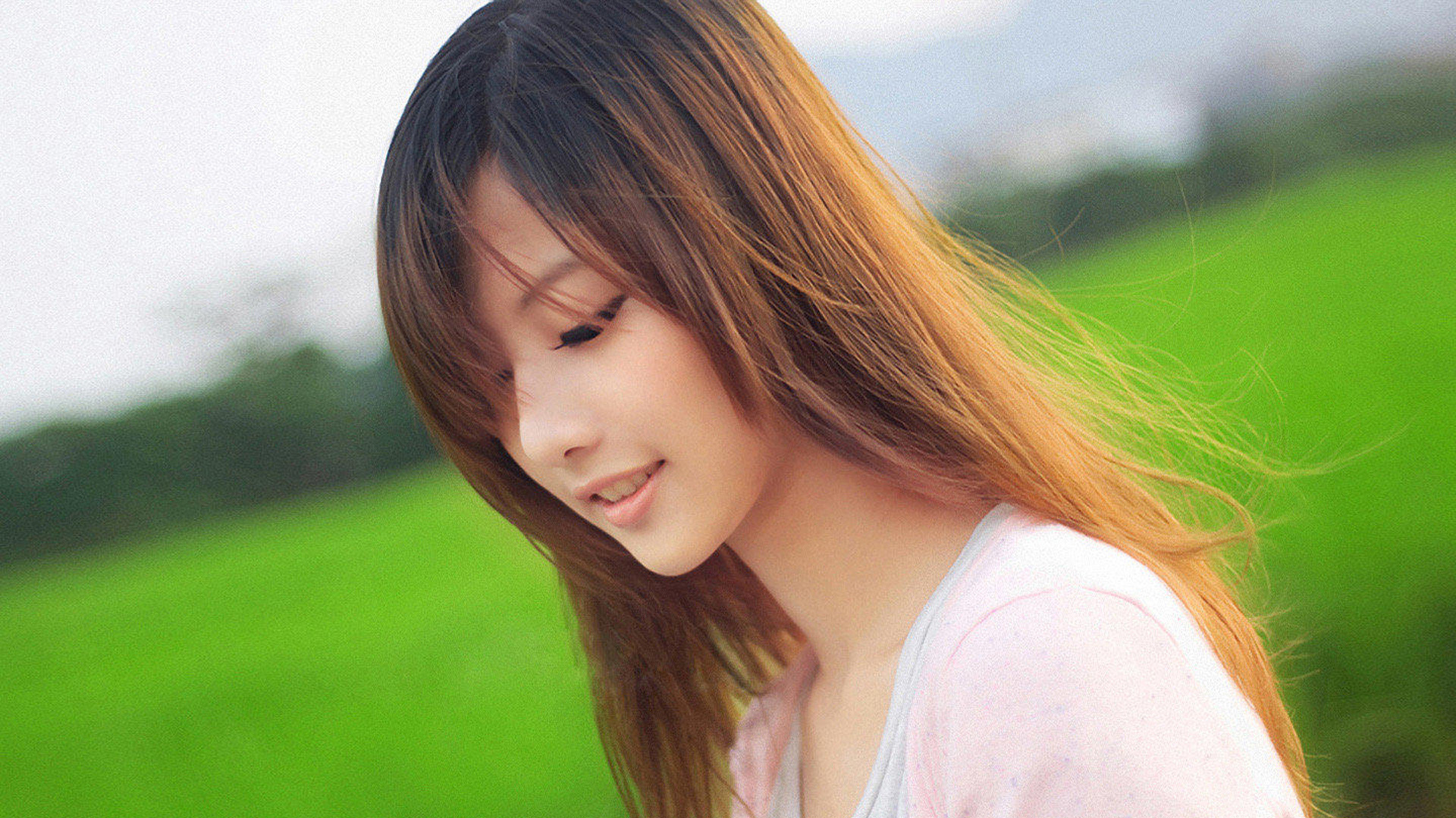 美女护眼桌面壁纸，免费高清电脑壁纸下载