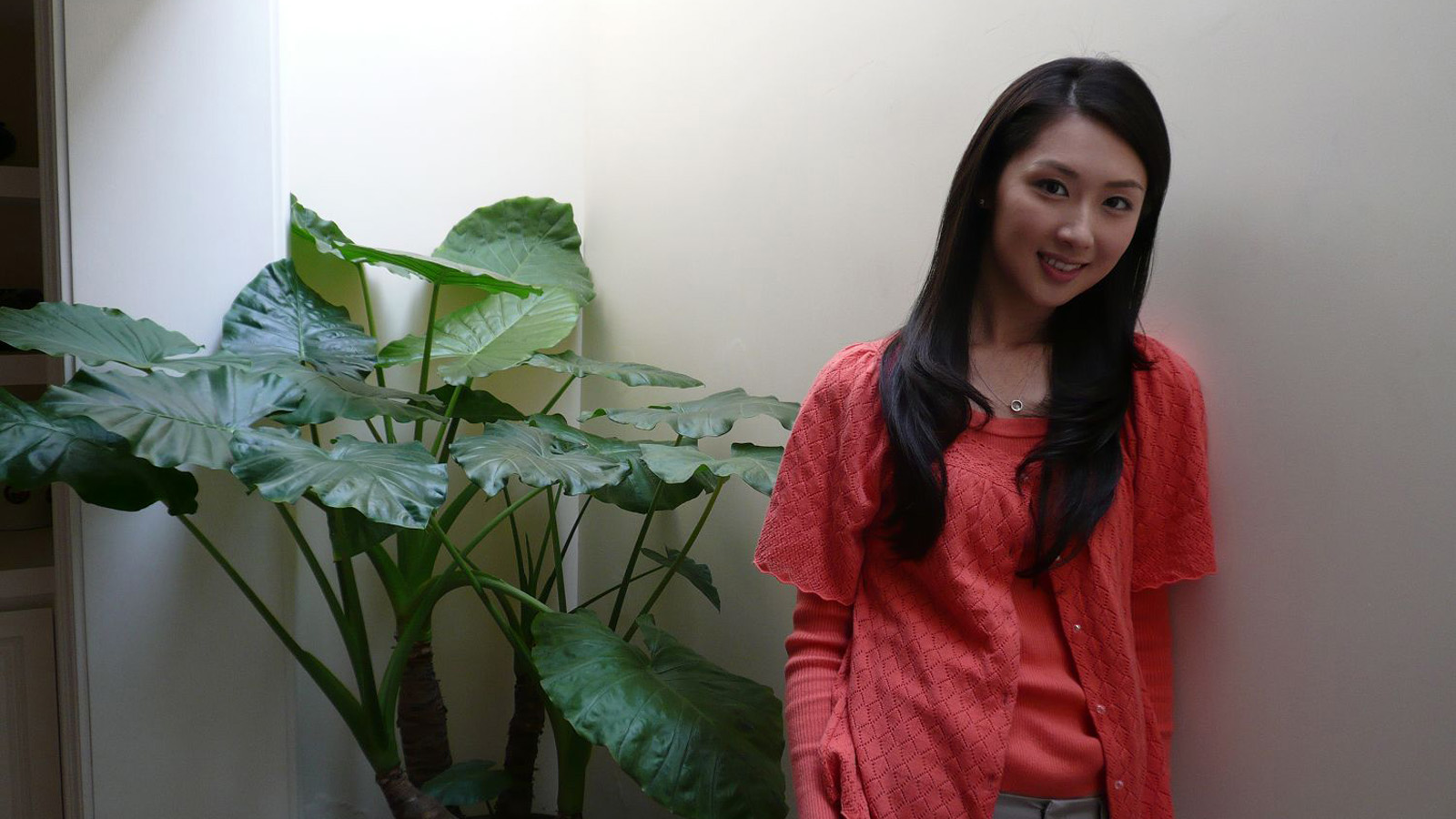 涂黎曼高清美女壁纸，免费电脑桌面背景下载