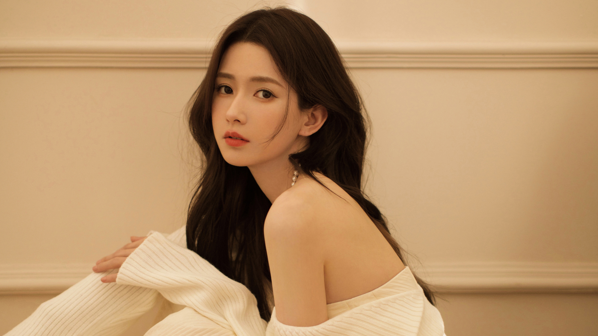 女神王秋紫绝美桌面壁纸，免费高清电脑壁纸下载