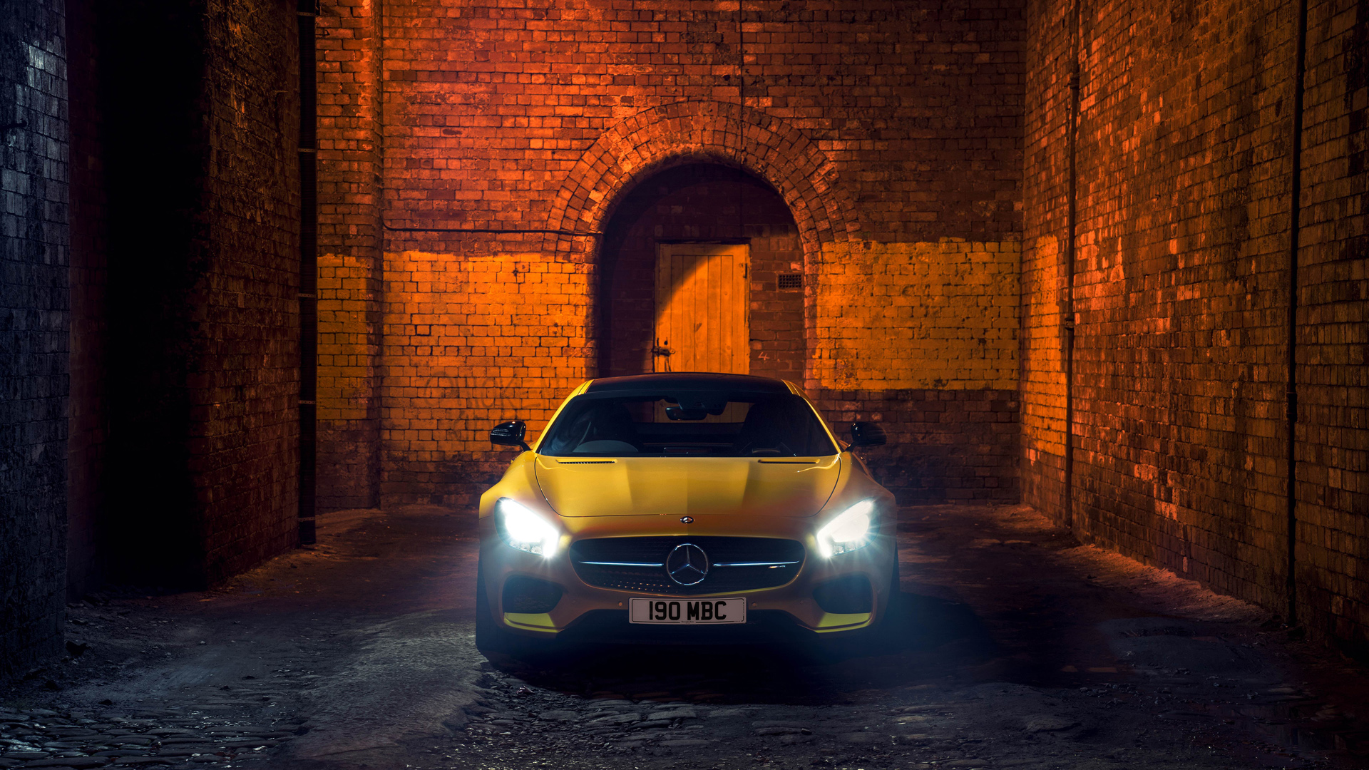 2015奔驰AMG GT S UK规格C190写真壁纸，高清免费电脑壁纸下载