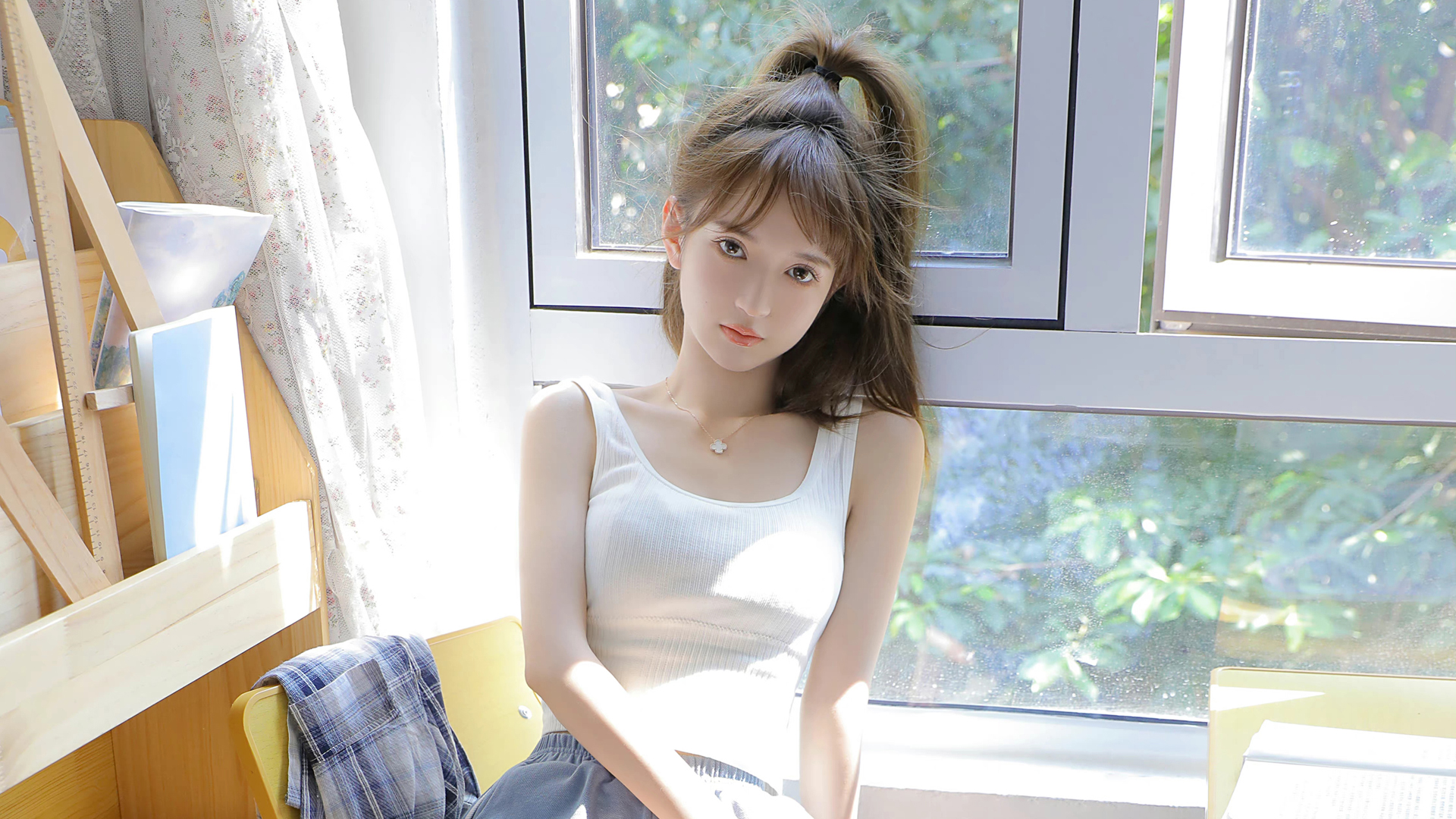 好看 阳光 居家 小清新 美女 壁纸