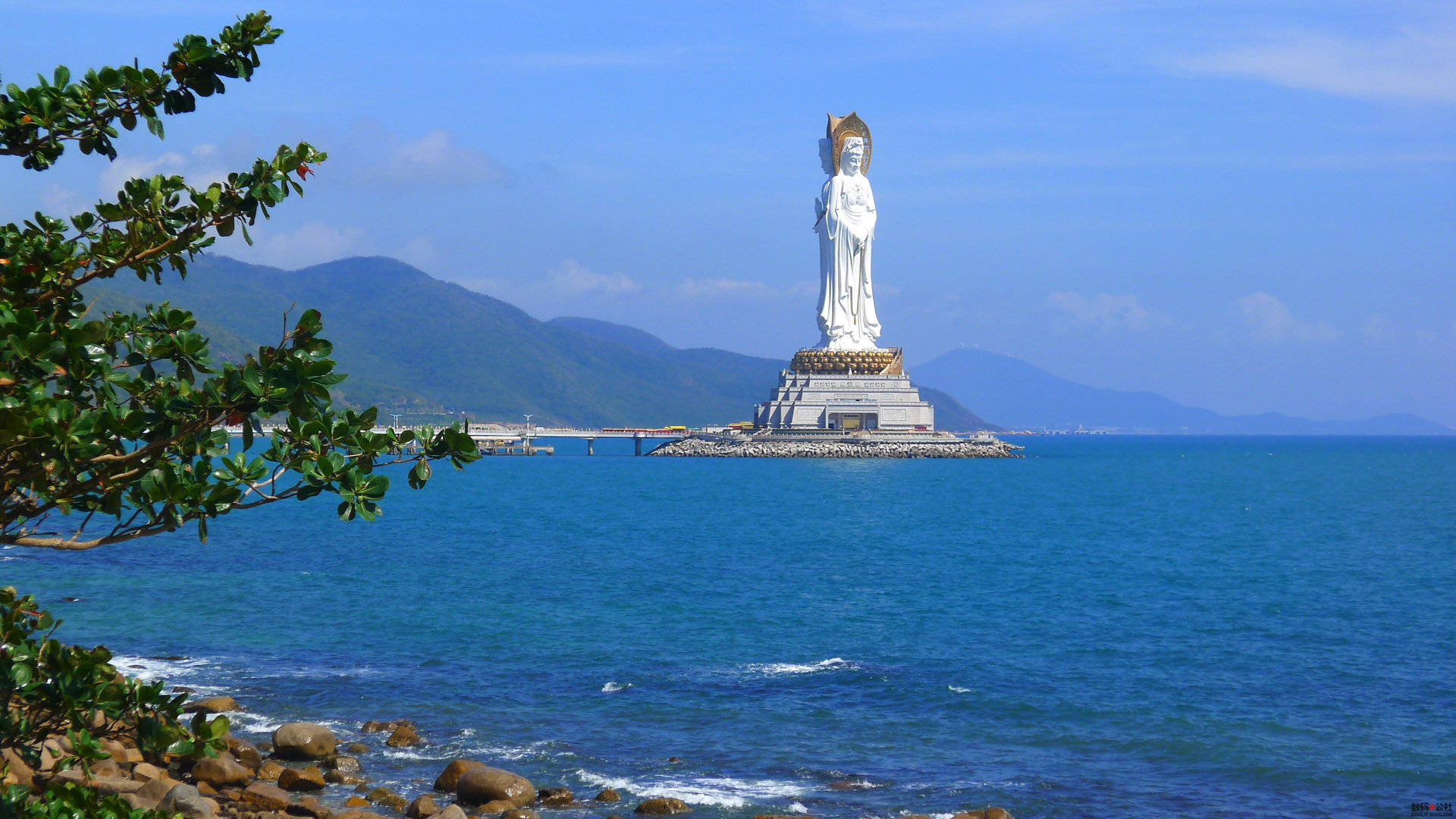 三亚三面观音绝美风景壁纸，高清免费下载，装点你的电脑桌面