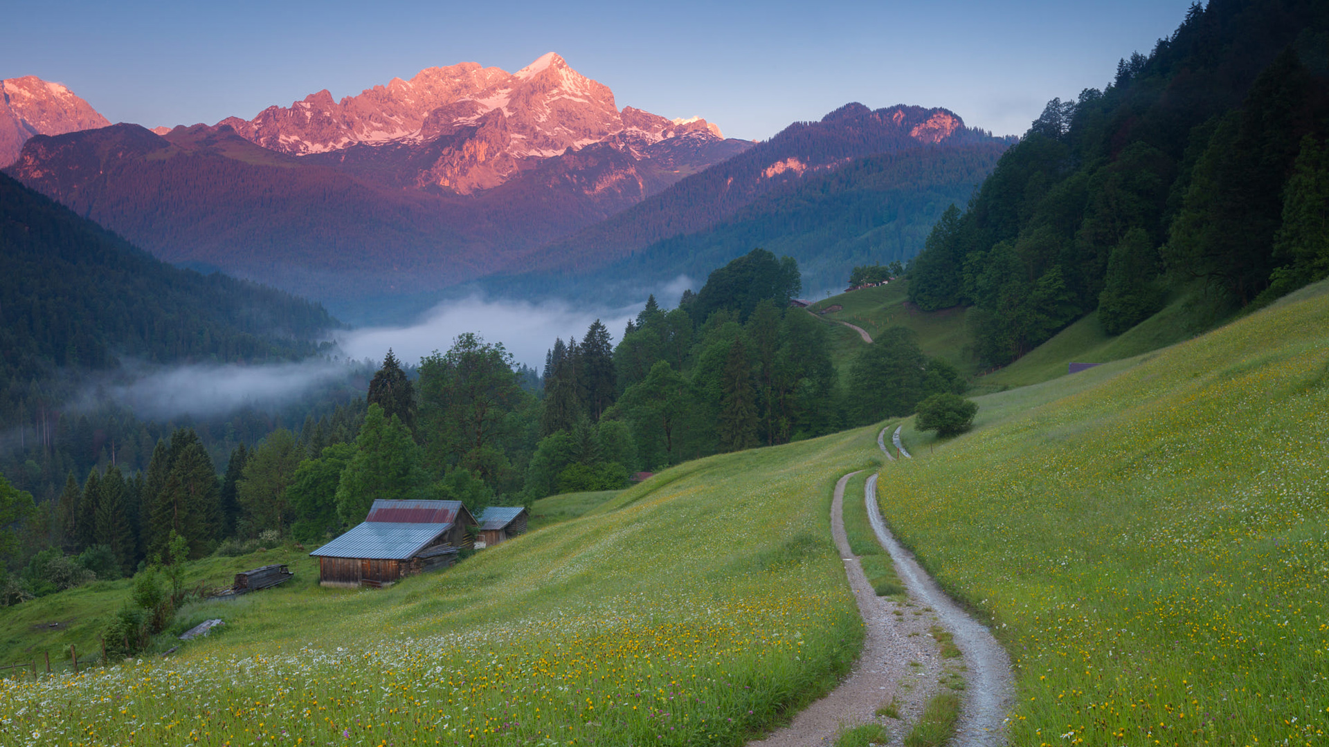 圣米歇尔山绝美风光，免费高清桌面壁纸，一键下载美化电脑背景