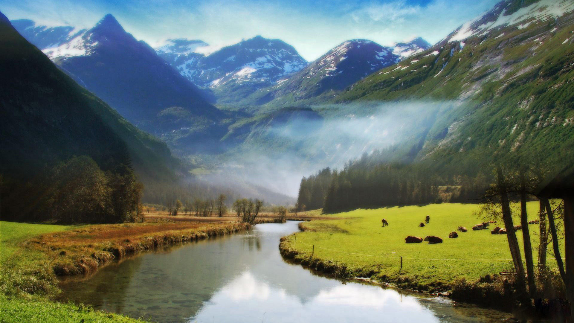 雪山脚下河流美景，免费高清电脑壁纸下载