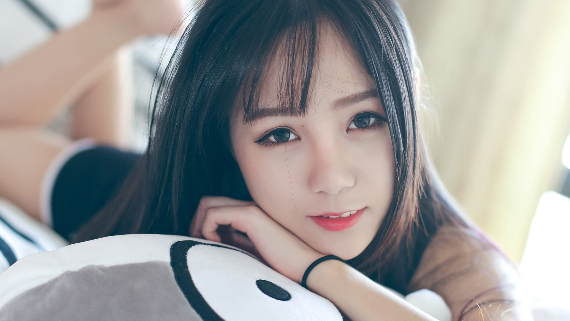2K超清可爱美女写真，精选桌面壁纸，免费下载！
