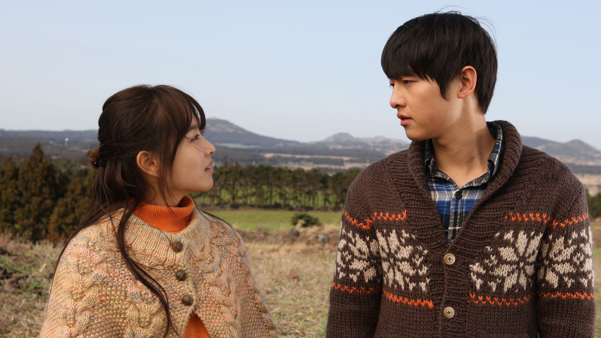 朴宝英、宋仲基主演《狼少年》电影高清桌面壁纸，免费影视电脑壁纸下载