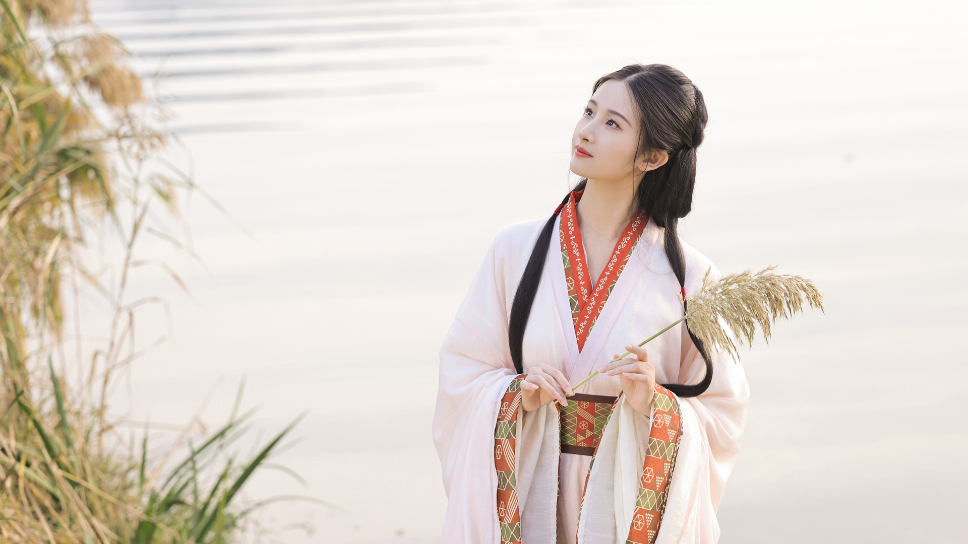 清新古风，湖面美人美女壁纸，免费电脑壁纸下载