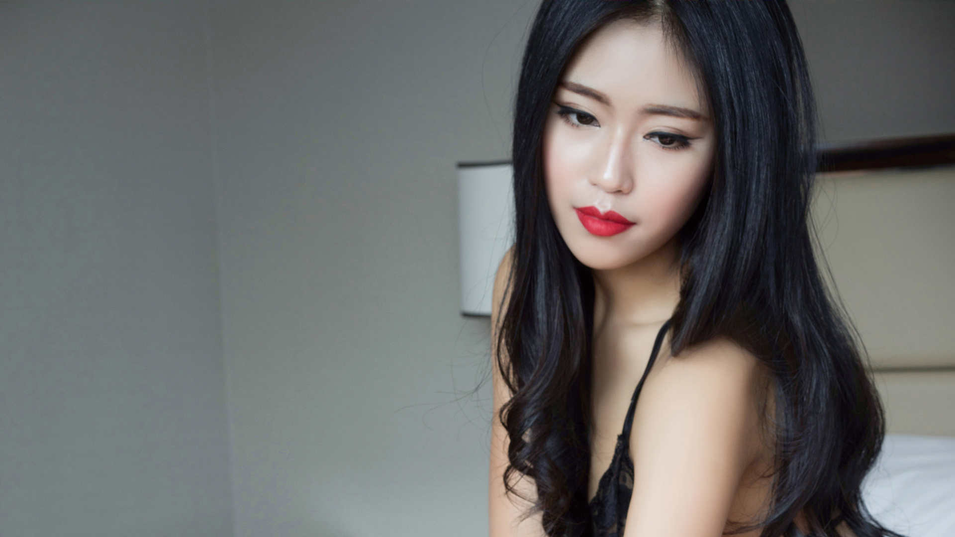 周依诺精选美女壁纸，免费电脑桌面下载