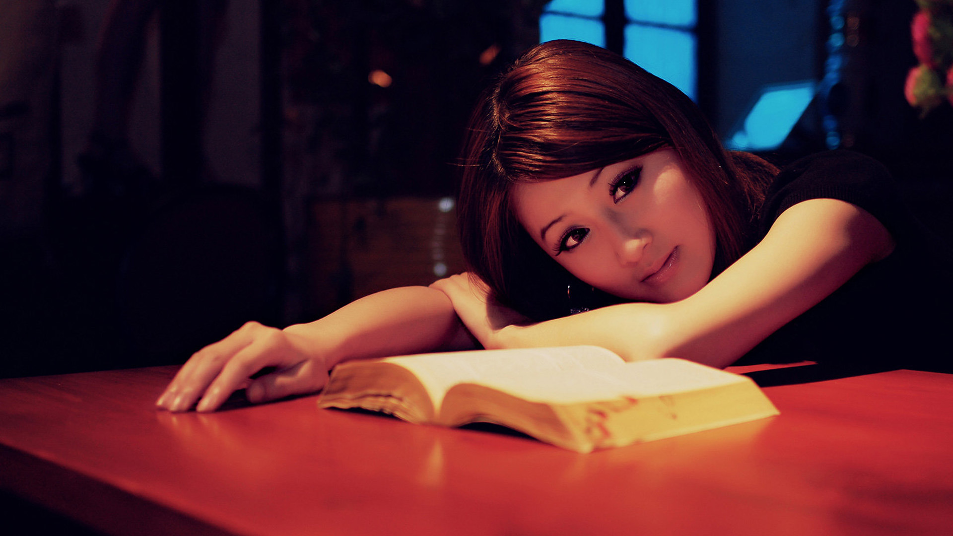思念 夜晚来临,我思念着我们的曾经 美女桌面壁纸