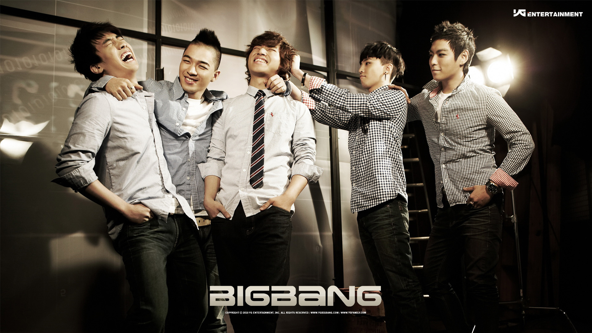 BIGBANG韩国人气天团桌面壁纸，高清人物电脑壁纸免费下载！